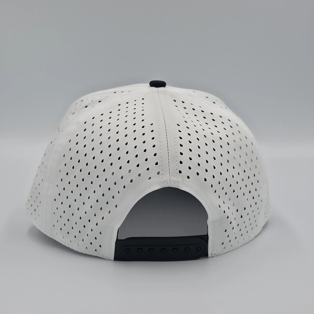 Two-tone cap with white top and black brim on a gray background variant-classic-57cm-to-59cm-polar-eclipse