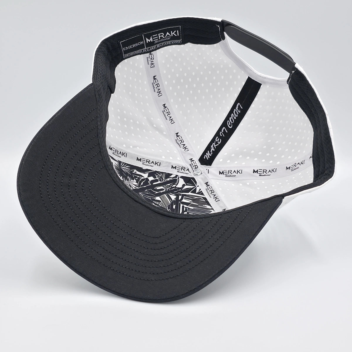 Two-tone cap with white top and black brim on a gray background variant-classic-57cm-to-59cm-polar-eclipse